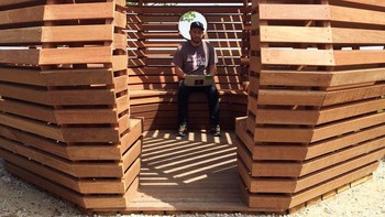 Kerja outdoor pun tak masalah. Foto: Facebook