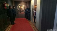 Surat dari Novanto ditindaklanjuti oleh segenap pimpinan DPR dan pimpinan fraksi. Hari ini, mereka menggelar rapat badan musyawarah membahas surat Novanto mundur dari Ketua DPR dan menunjuk Aziz menjadi penggantinya. (Foto: Gibran Maulana/detikcom)