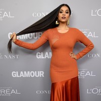Lilly Singh dikenal di YouTube melalui channel IISuperwomanII. YouTuber asal Kanada ini mulai membuat video pada 2010. Awalnya video yang dibuatnya berupa tips-tips seperti 10 Reasons to Smile, How to be Confident, dan lain-lain. Foto: Getty Images