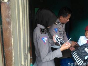 Bocah Garut Penjual Kerupuk Sudah Kembali Sekolah