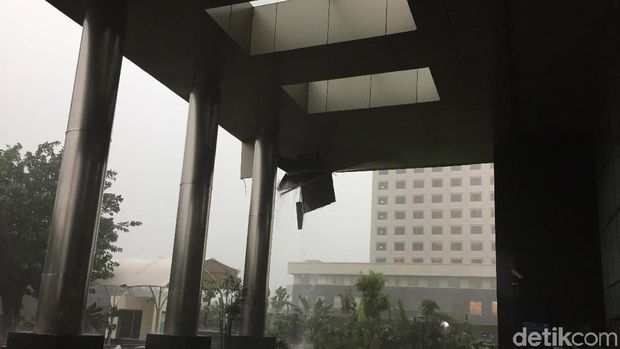 Plafon Gedung KPK Amblas