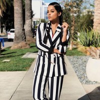 Berkat kepopulerannya dan video-videonya yang dianggap menghibur, Lilly Singh mendapatkan sejumlah penghargaan. Di antaranya MTV Fandom Award, Streamy Awards, Teen Choice Awards dan People’s Choice Awards. Foto: Instagram
