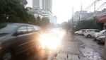 Disedot Petugas, Banjir di Jalan Kemang Raya Surut