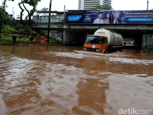 Cerita Horor Hujan Ekstrem di Jakarta