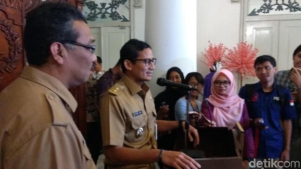 Sandiaga menjajal mimbar di balairung Balai Kota / 