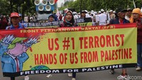 Berbagai kelompok massa terus berdatangan hampir setiap hari dan berunjukrasa di depan Kedubes AS di Jakarta, seperti Senin (11/12/2017) ini. 