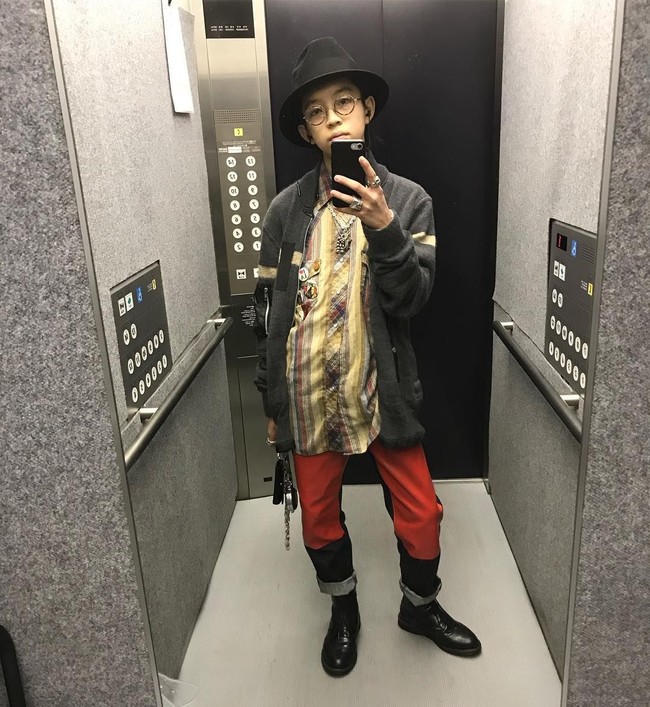 Banyak netizen kagum pada remaja 13 tahun ini yang berani dan bebas berekspresi memainkan fashionnya. Foto: Instagram