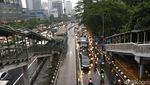 Foto: Macet di Jalan Gatot Subroto Usai Hujan Reda