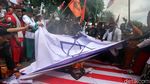 Demo di Kedubes AS, Foto Trump dan Bendera AS Dibakar