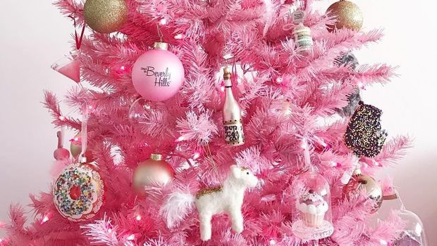 Foto: Inspirasi Pohon Natal Pink yang Lagi Trending