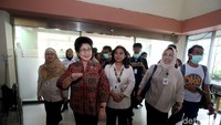 Kehadiran Menteri Kesehatan Nila Moeloek itu adalah untuk mengecek dan melihat secara langsung pasien difteri.