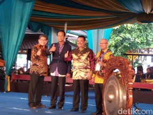 Peradi Angkat Sri Sultan HB X Sebagai Anggota Kehormatan