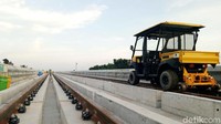 Saat beroperasi, Kemenhub dan PT Kereta Api Indonesia (KAI) selaku pihak pengelola juga akan melakukan pengkajian untuk menetapkan tarif penumpang. Dimana sampai saat ini Menhub baru memperkirakan tarif berkisar Rp 5.000 dan tarif ini telah disubsidi oleh pemerintah.
