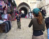 Tony saat berada di pasar Yerusalem (Tony the Traveler/ Facebook)