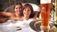 Berendam dalam bir bisa memperkaya nutrisi kulit, menghilangkan racun dan membuang kulit mati. Manfaat inilah yang diambil dalam spa gaya baru orang Eropa. Spa bir ini bisa ditemukan di Austria, Jerman dan Republik Ceko. Pelanggan berendam dalam tong-tong, bak kayu dan kolam renang (CNN Travel)