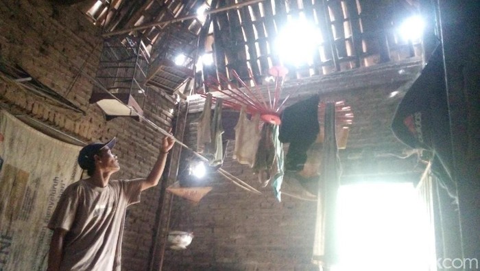 Rumah Dua Keluarga di Jepara Ini Nyaris Roboh