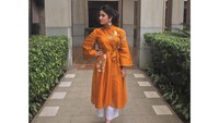 Wasim menyebut seorang penumpang pria paruh baya yang duduk di belakangnya, terus menggerakkan kaki ke leher dan punggungnya, berkali-kali. Foto: @zairawasim_/Instagram
