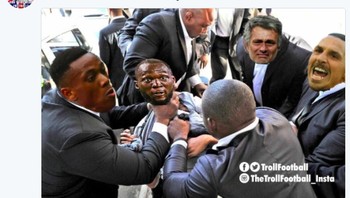 Lukaku jadi kambing hitam kekalahan MU. Foto: Screenshot Twitter