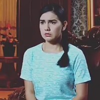 Irish Bella adalah salah satu artis cantik yang sukses berperan sebagi tokoh Naura, seorang gadis desa yang menjadi pembantu di sinetron Anugrah Cinta. Foto: Istimewa