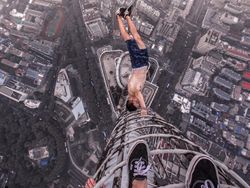 Ada yang Mati, Aksi Menantang Maut Seperti Ini Sebaiknya Berhenti