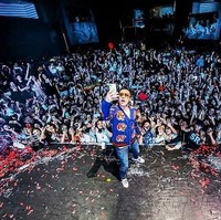 Pemilik nama lengkap Lee Seunghyun tersebut juga dikenal senang memakai brand Gucci. Salah satu baju Gucci koleksinya adalah Tiger Jacquard Wool Cardigan seharga $ 1.380 (Rp 18 jutaan). Foto: Instagram Seungri