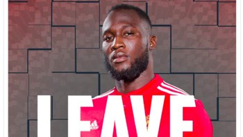 Fans MU yang kesal pun bahkan meminta Lukaku untuk angkat kaki. Foto: Screenshot Twitter