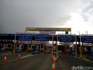 Ada One way, Semua Pintu Tol Jakarta hingga Cikampek Ditutup