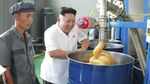 Foto: Wajah Ceria Kim Jong-Un Saat Kunjungi Berbagai Tempat di Korut