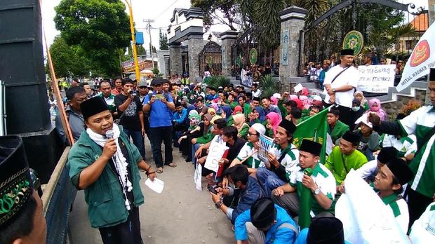 Massa yang datang kali ini lebih banyak dari pada yang datang sebelumnya