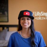 Lilly Singh yang menjadi salah satu YouTuber dengan jumlah subscriber paling banyak di dunia ini, baru saja merilis buku berjudul How to be a Bawse: A Guide to Conquering Life. Foto: Instagram