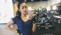 Cita Citata merupakan salah satu artis penyanyi dangdut yang gemar berolahraga di pusat kebugaran. Foto: Instagram/cita_citata