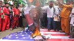 Demo di Kedubes AS, Foto Trump dan Bendera AS Dibakar