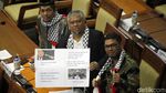 Ketika Anggota Dewan Kenakan Syal Palestina