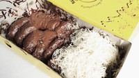 Raja Pisang Nugget bisa dibilang pelopor pisang nugget. Gerainya ada di Kalibata dengan pilihan rasa original,  Choco, Cheese, Vanilla Oreo, Caramel Cheese, Strawberry Cheese dan Milk Cheese. Foto: Instagram megaagniya