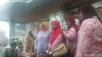 Foto: Saat Istri dan Anak Bungsu Temani Anies di Balai Kota