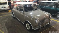 Morris juga dikenal sebagai mobil yang digunakan Mr Bean. Nah mobil di atas Morris Mini Minor atau lebih dikenal sebagai Mini MK 1, mobil yang dimiliki oleh pasangan bernama Gampo dan Rani ini sudah sering menemani mereka berdua touring ke Bali lho. Foto: Rio Kusuma