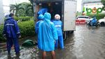 Disedot Petugas, Banjir di Jalan Kemang Raya Surut