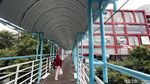 Antisipasi Musim Hujan, JPO di Jalan Kramat Raya Diperbaiki