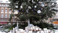 Kalau Prancis punya cara lain untuk rayakan natal. Di Kota Starsbourg, natal dirayakan dengan konser dan acara budaya khusus (PATRICK HERTZOG/AFP)