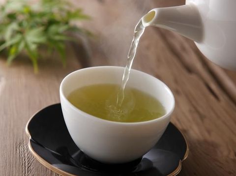 Teh hijau, bahan alami untuk menghilangkan bau badan.