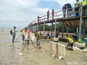 Saat Pantai Kutang dan Taman Harry Potter jadi Objek Lukisan