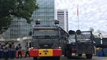 Penampakan Water Cannon dan Kawat Berduri di Kedubes AS