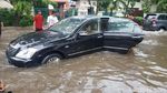 Potret Jalanan Jakarta Tergenang Pasca Hujan Ekstrem