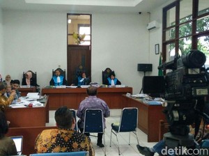 Hakim Tak Terima Gugatan PT RAPP ke KLHK