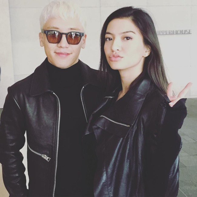 Sama-sama pakai baju hitam, keduanya pun tampak begitu dekat. Seperti pasangan kekasih ya.  Foto: dok. Instagram (Raline Shah)