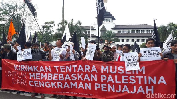 Aksi Massa 1112 di Bandung untuk Palestina