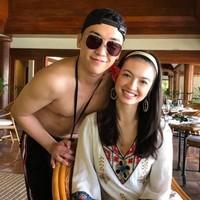 Foto ini diambil di Filipina saat keduanya tengah liburan bersama. Dengan memajang foto bersama Seungri, Raline mengucapkan selamat ulang tahun untuk K-pop idol itu yang ke-27. A good morning with the Birthday Panda. Thanks for all the good times so far! Its definitely been a HAPPY Birthday, begitu keterangan foto di Instagram Raline Shah.  Foto: dok. Instagram (Raline Shah)