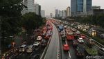 Foto: Macet di Jalan Gatot Subroto Usai Hujan Reda
