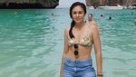 Hot Mom Alerts! Wulan Guritno Seksi Basah-basahan di Phuket