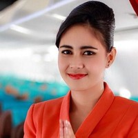 Namirah Hassan pramugari berparas cantik dengan hidung mancung dan bibir tipis. Menjadi pramugari dari maskapai Garuda Indonesia, Namirah pun semakin memesona dengan seragam kebaya. Foto: Instagram